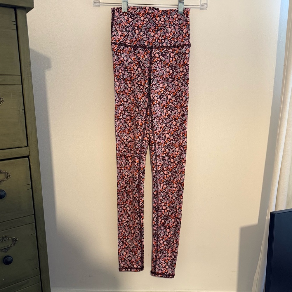 Aerie Floral Print Leggings - NWT - Picture 2 of 3